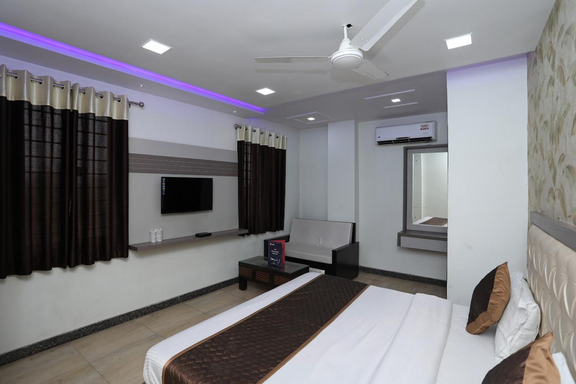 Hotel Vaishnavi Heritage Inn Agra  Buitenkant foto